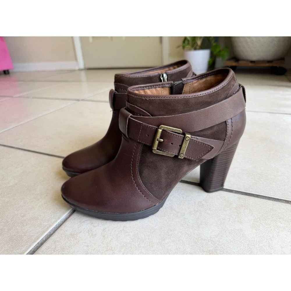 Clarks Scheme Act Brown Leather Suede Ankle Booties Buckle Women's Size 9.5M